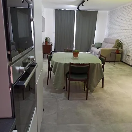 Stay-sliema Centrally Located Retro One Bedroom *