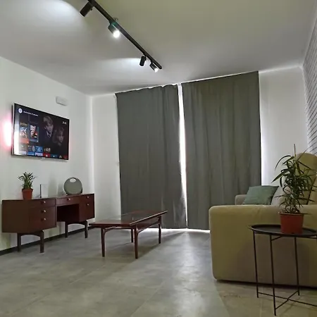 Stay-sliema Centrally Located Retro One Bedroom